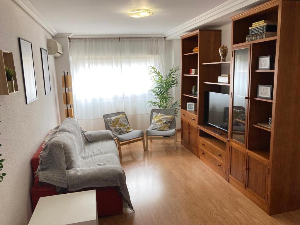 Apartamento Grande, 2 Dormitorios, Garaje Gratis Madrid Exteriör bild