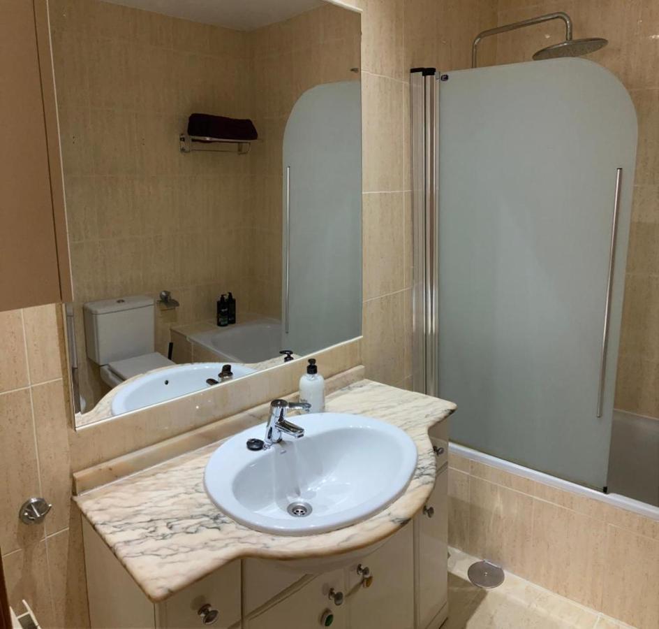 Apartamento Grande, 2 Dormitorios, Garaje Gratis Madrid Exteriör bild